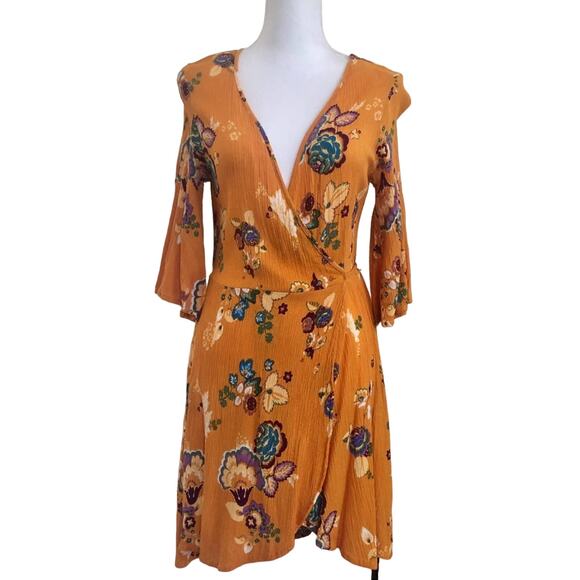 I The Wild Dress Women M Mustard Floral Faux Wrap Bell Sleeve Surplice Rayon - Picture 3 of 12